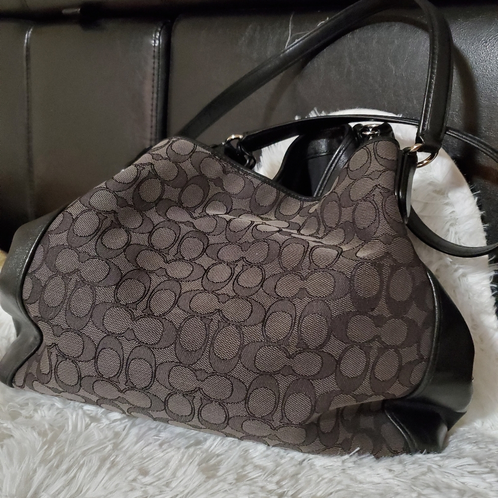 Coach - Picture 2 of 5